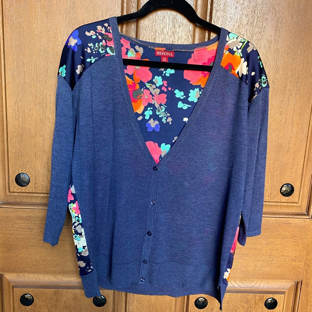 Cardigan Navy/Flowers Sweater Button Up